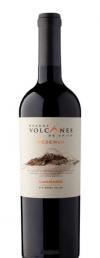 B. Volcanes - Carmenere Reserva 2022 (750ml) (750ml)